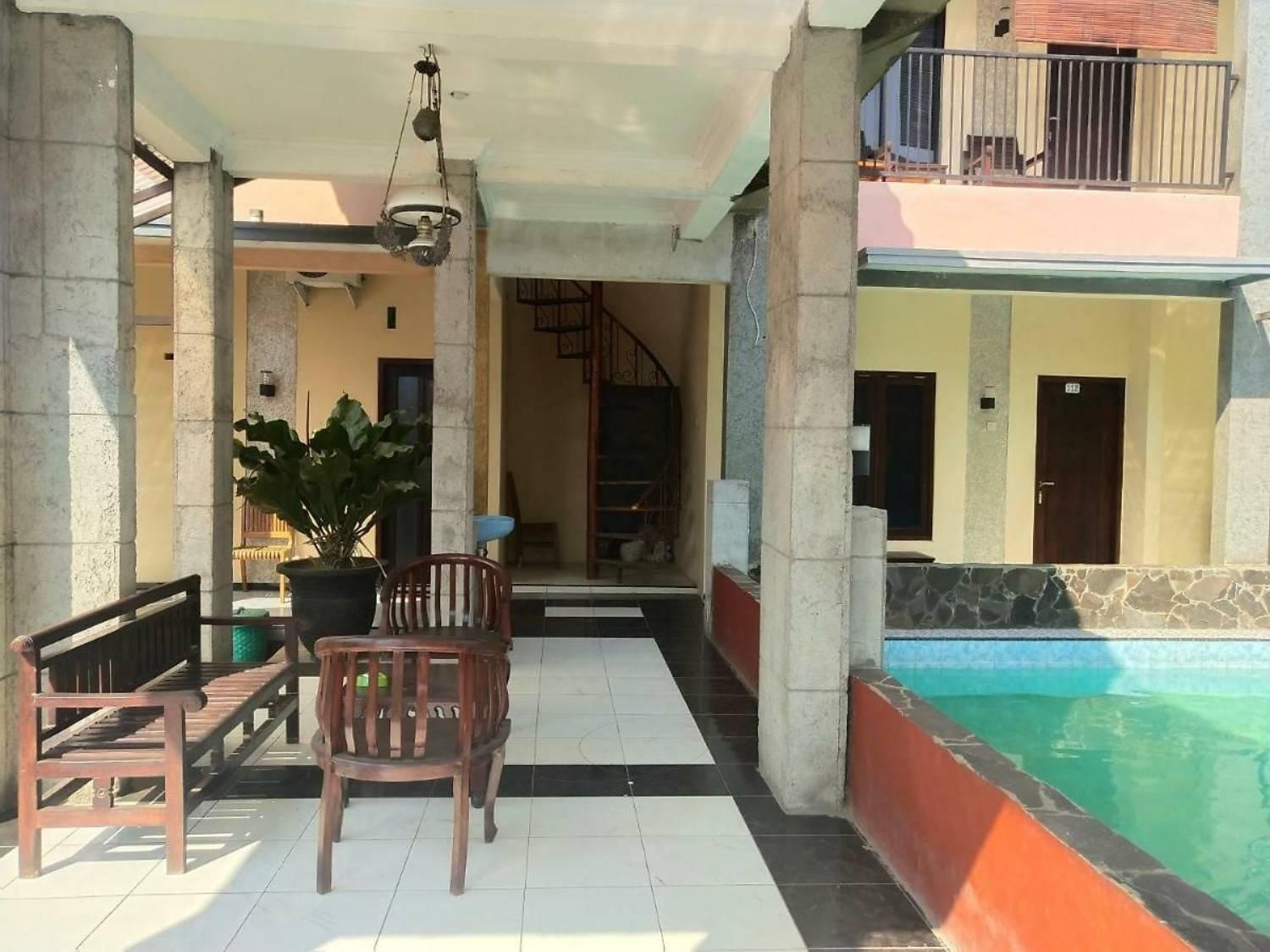 Surya Guest House Probolinggo Dış mekan fotoğraf