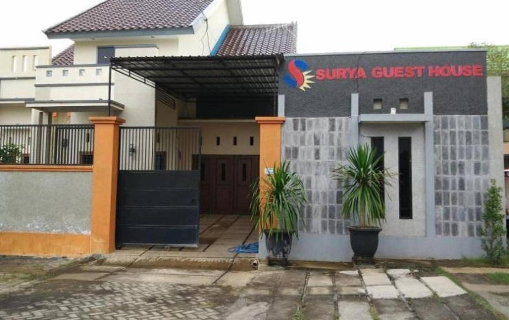Surya Guest House Probolinggo Dış mekan fotoğraf